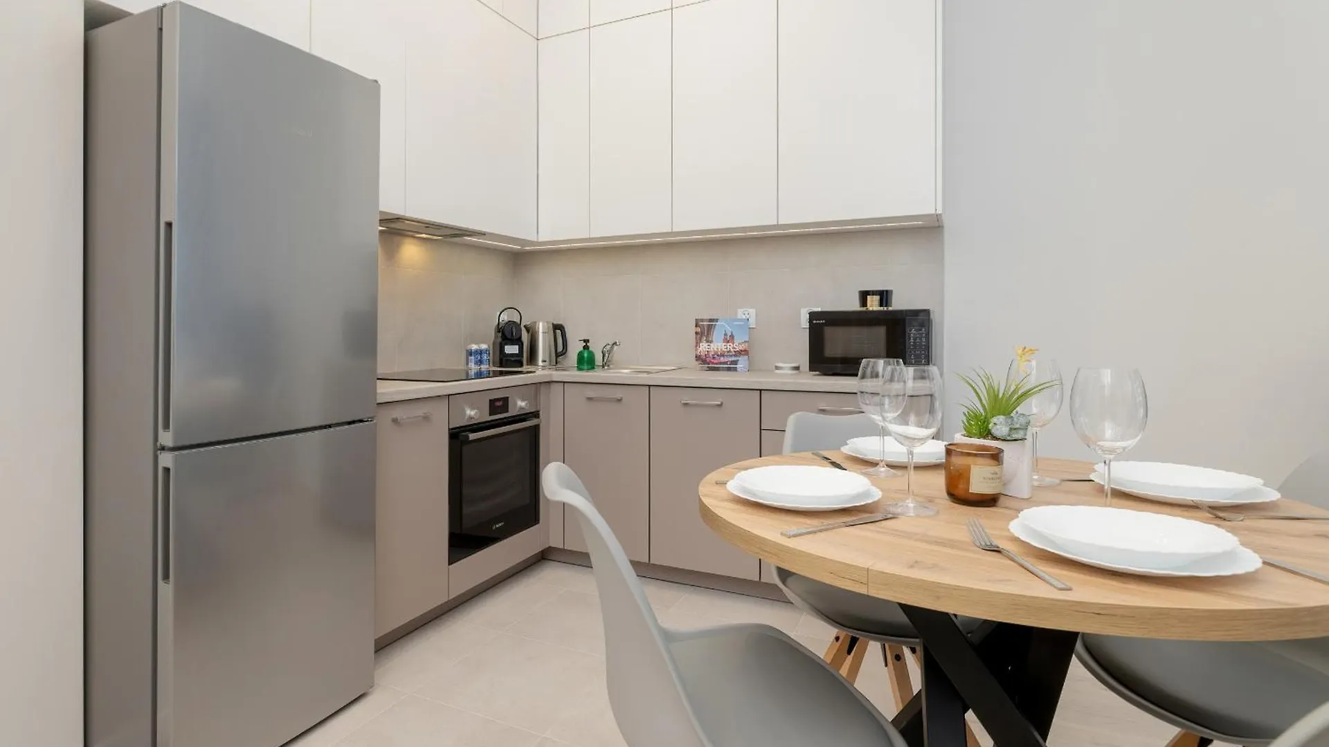 Luxury Apartment Near The City Center Of Cracow By Renters Prestige Krakow