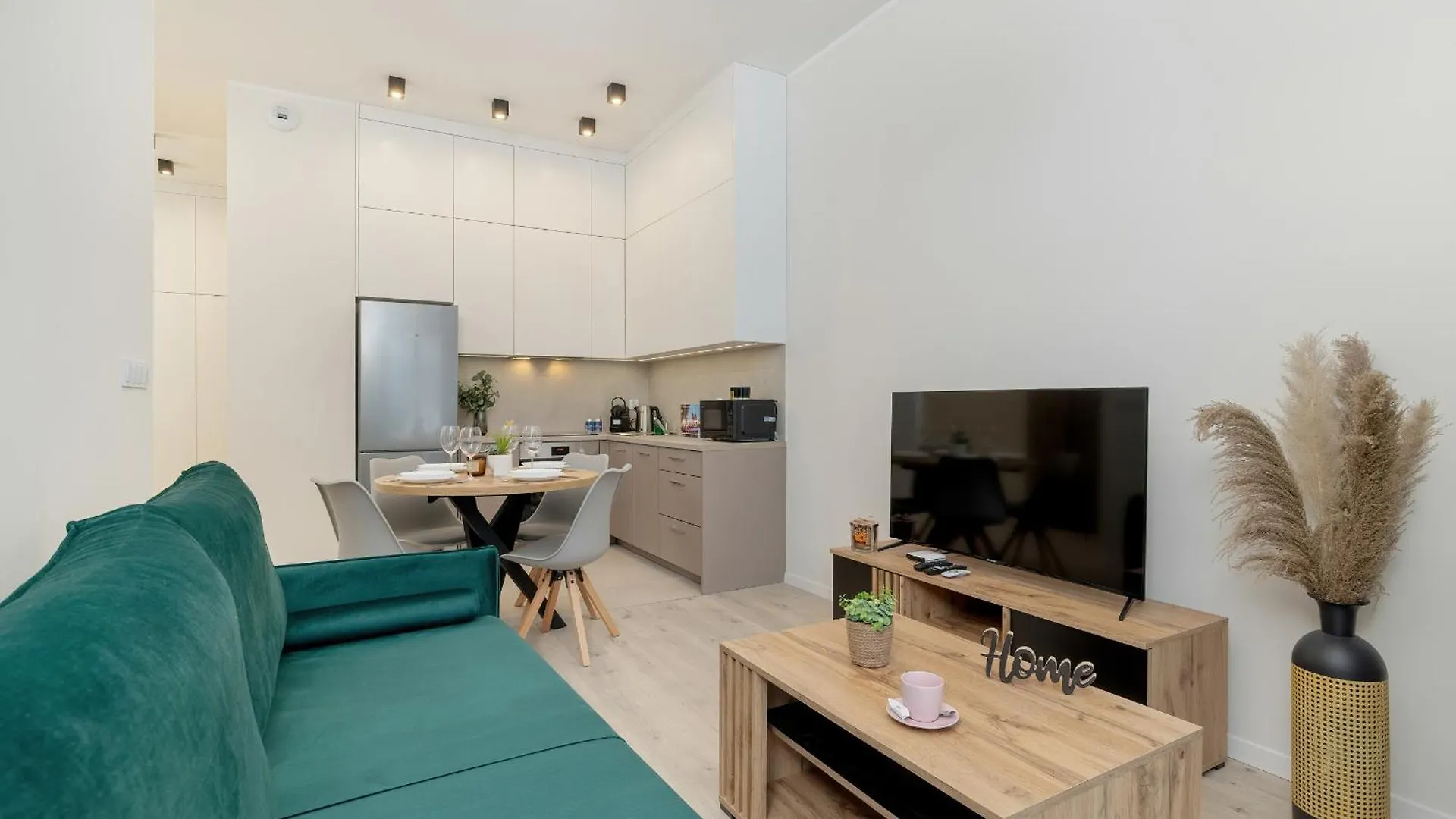 Luxury Apartment Near The City Center Of Cracow By Renters Prestige Krakow Poland