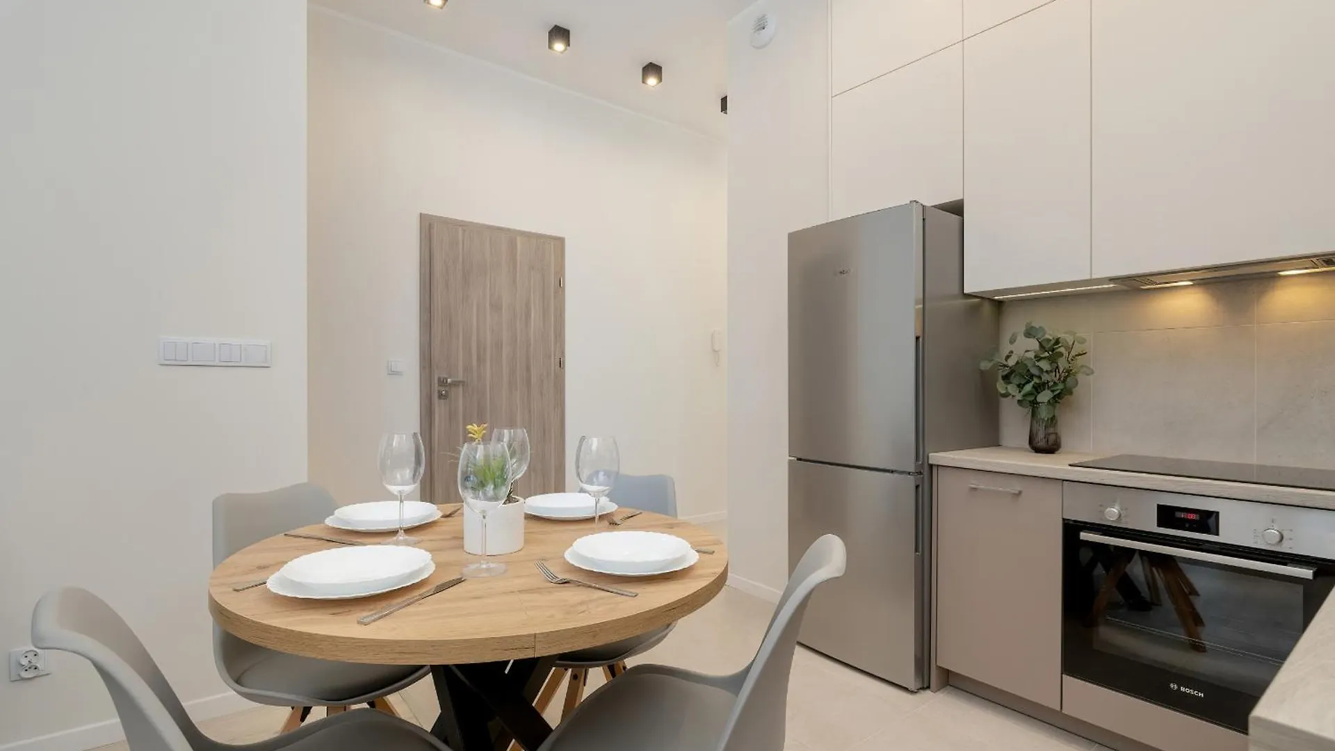 Luxury Apartment Near The City Center Of Cracow By Renters Prestige Krakow
